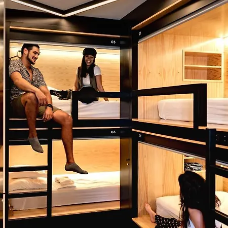 Gig Capsule Albergue