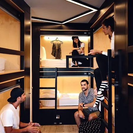 Gig Capsule Hostel Ericeira