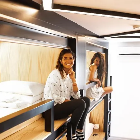 Albergue Gig Capsule Ericeira