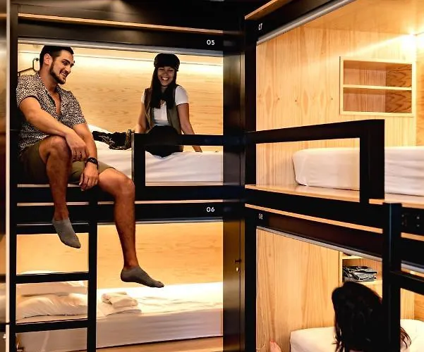 Gig Capsule אכסניה